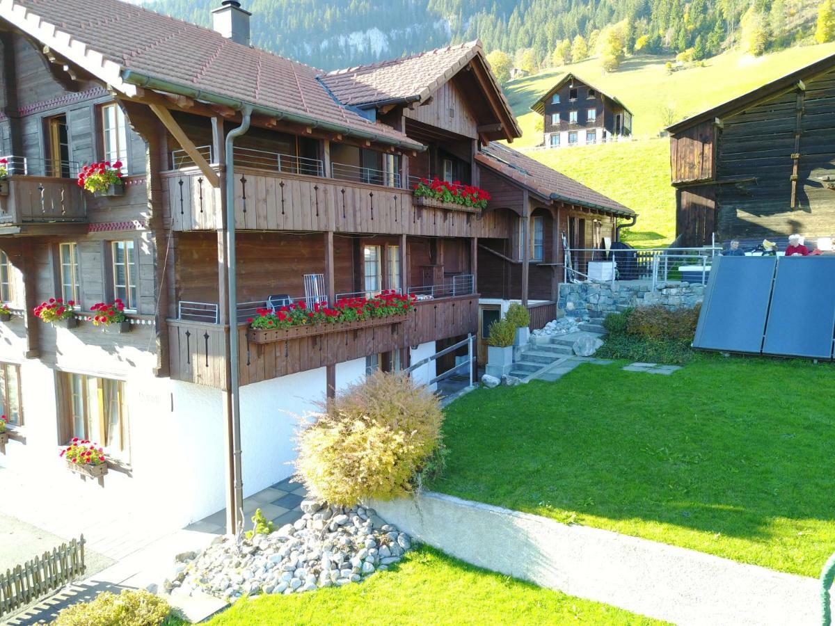 App. Seeblick Top Of Interlaken Беатенберг Екстериор снимка